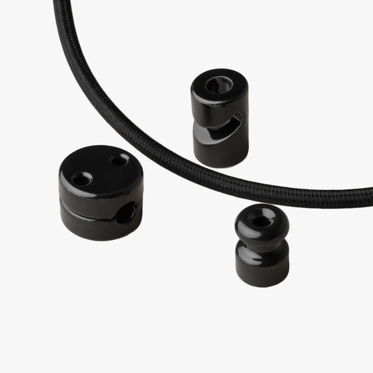 Clara - Cable Management - Black